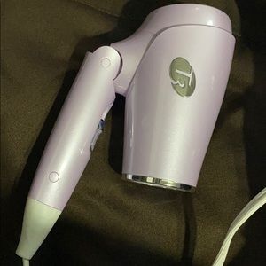T3 portable blow dryer